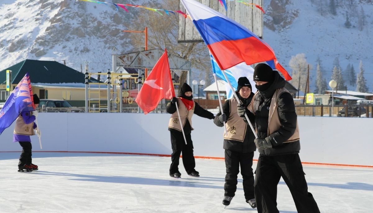 В Чаган-Узуне Республики Алтай открыли хоккейную площадку - Толк