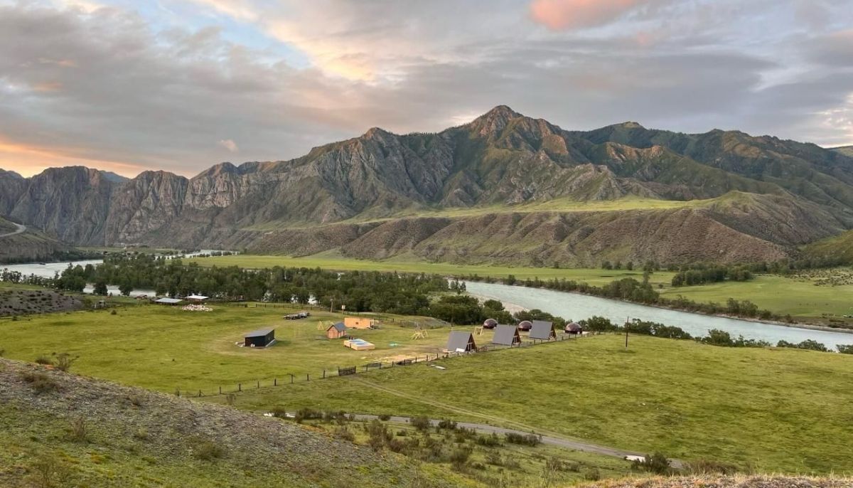 В Горном Алтае выставили на продажу за 49 млн рублей турбазу с банным комплексом