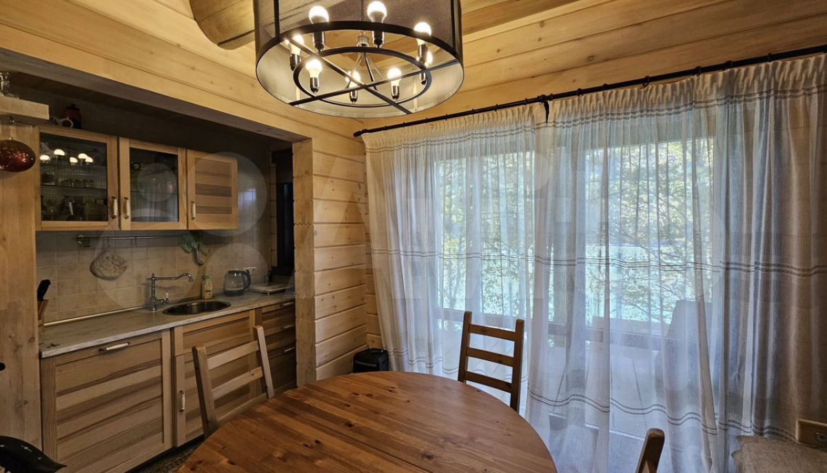 Какой коттедж можно купить в Республике Алтай за 95 млн рублей - Толк