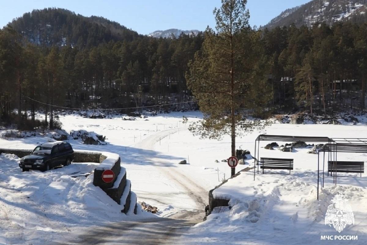 В Республике Алтай закрыли ледовую переправу на реке Кокса - RuNews24.ru